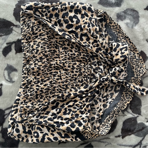 Leopard Print Bandeau Top - Picture 2 of 3